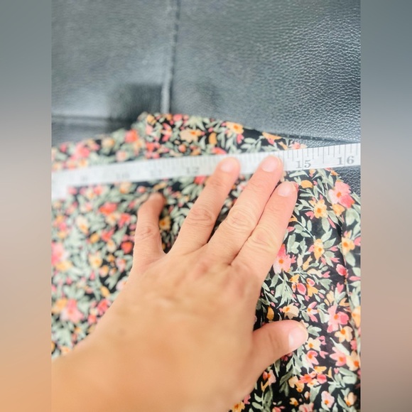 Bb Dakota by STEVE MADDEN Counting Petals Dress
Size small NNT - Picture 13 of 16